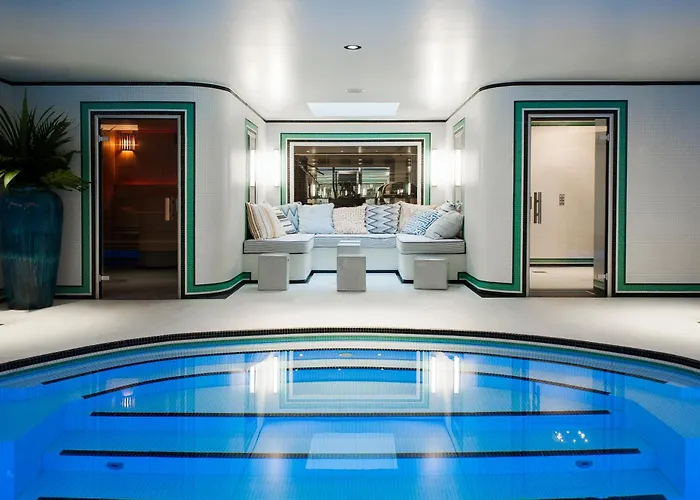 Hotel Eiffel Blomet París